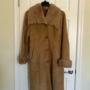 Goat skin warm coat.